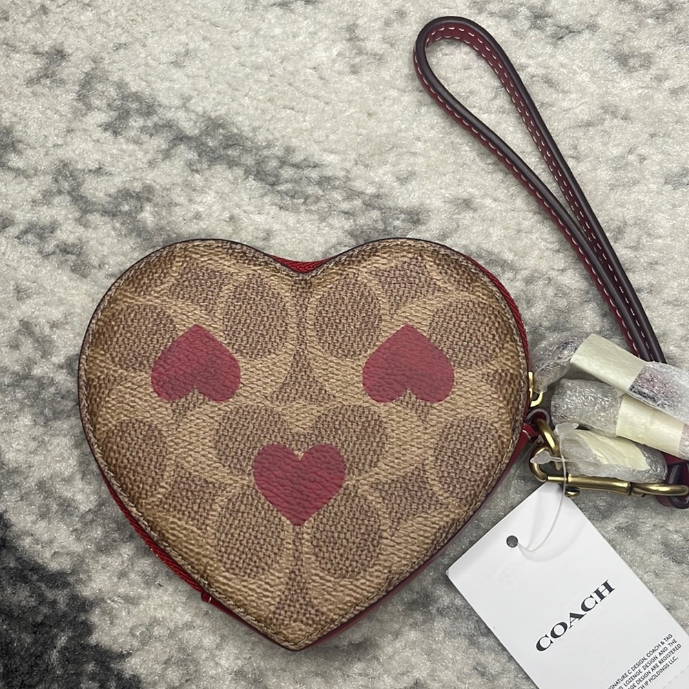 NWT Coach Heart Wristlet - Picture 6 of 8